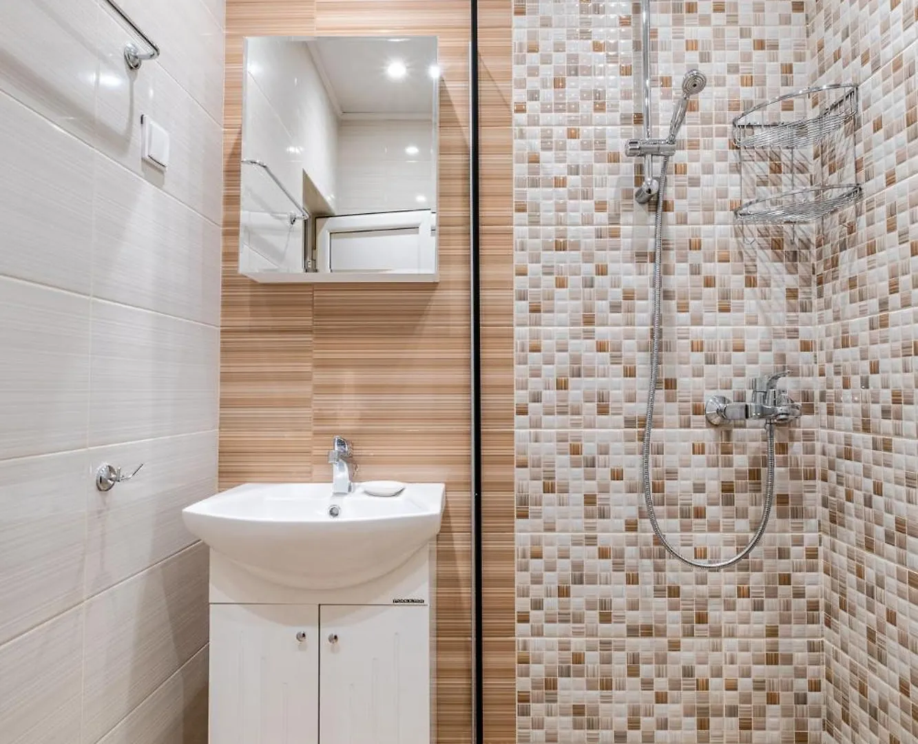 Bella 2Br Apartment فارنا