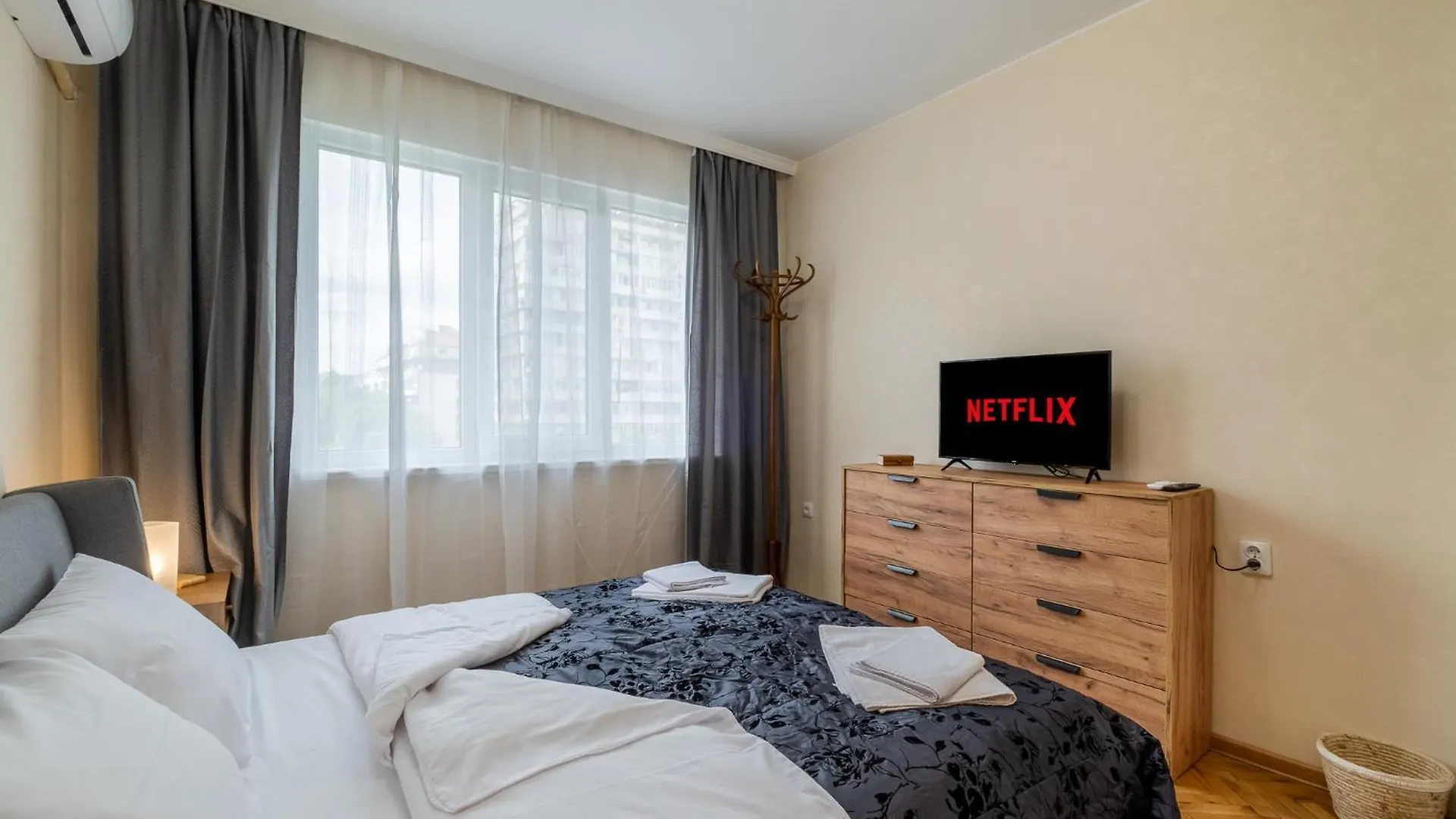 Bella 2Br Apartment فارنا