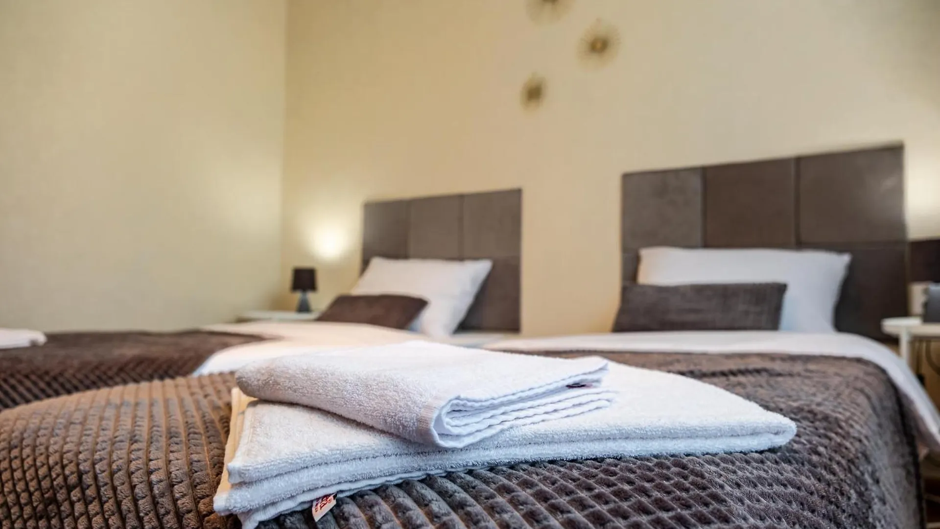 Bella 2Br Apartment فارنا