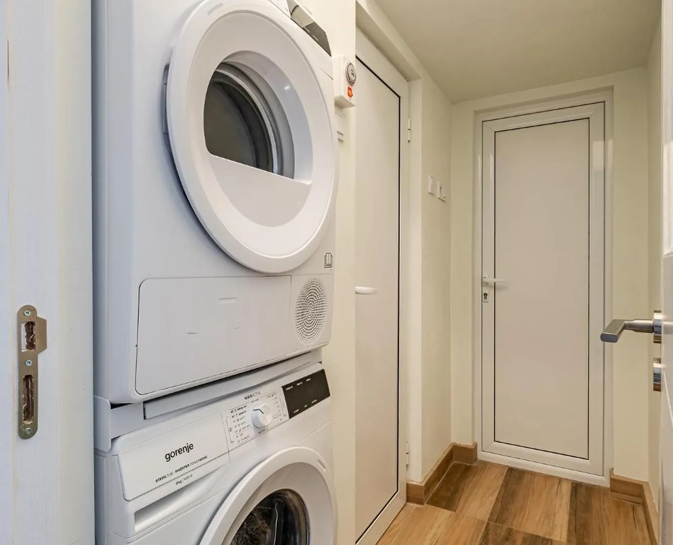 Bella 2Br Apartment فارنا 0*,
